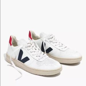 Veja V-10 sneakers size 10